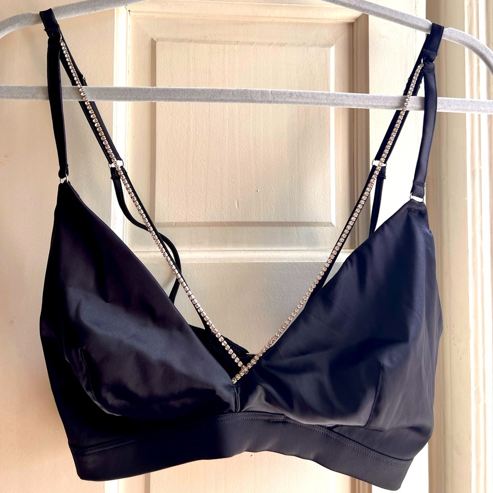 Parade bra, fits 32-34DD